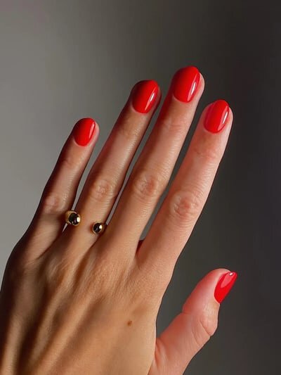 unghie rosse fluo estive